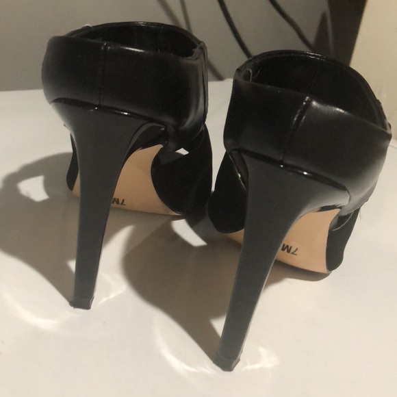 Calvin Klein Heels - Picture 4 of 5